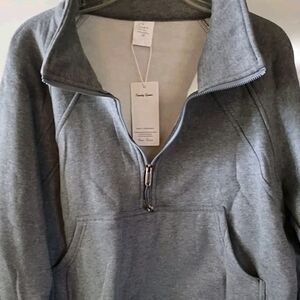 Trendy Queen Classic Fashion Sweatshirt Gray 1/4 Zipper Front Pockets NWT